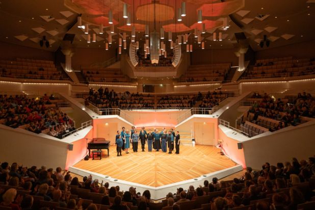 Songs of Europe – Das Festival für Tradition, Vielfalt und Exzellenz in der internationalen Chormusik, Leitung: Bettina Stäbert, Vokalensemble Aquabella